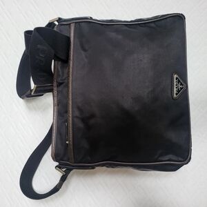 Prada Nylon Crossbody, Bandoliera in Tessuto  & Pelle.